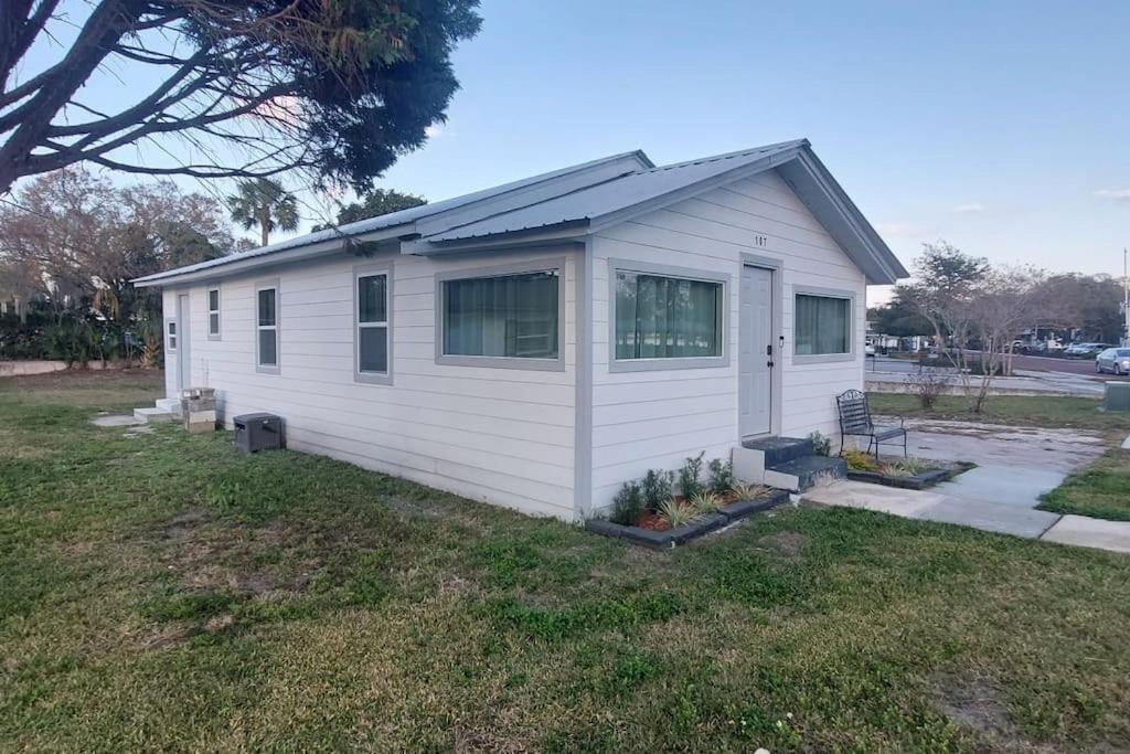 Tavares House | Bungalow overlooking Lake Dora!