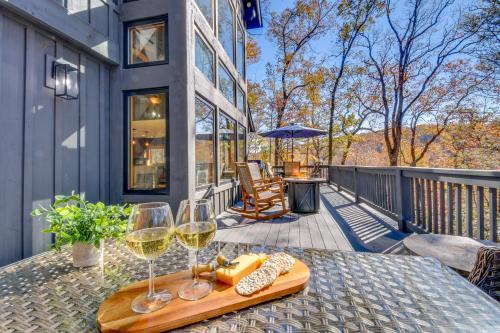 Wiley House | 'Burton on the Rocks' Lake Retreat w/Hot Tub!