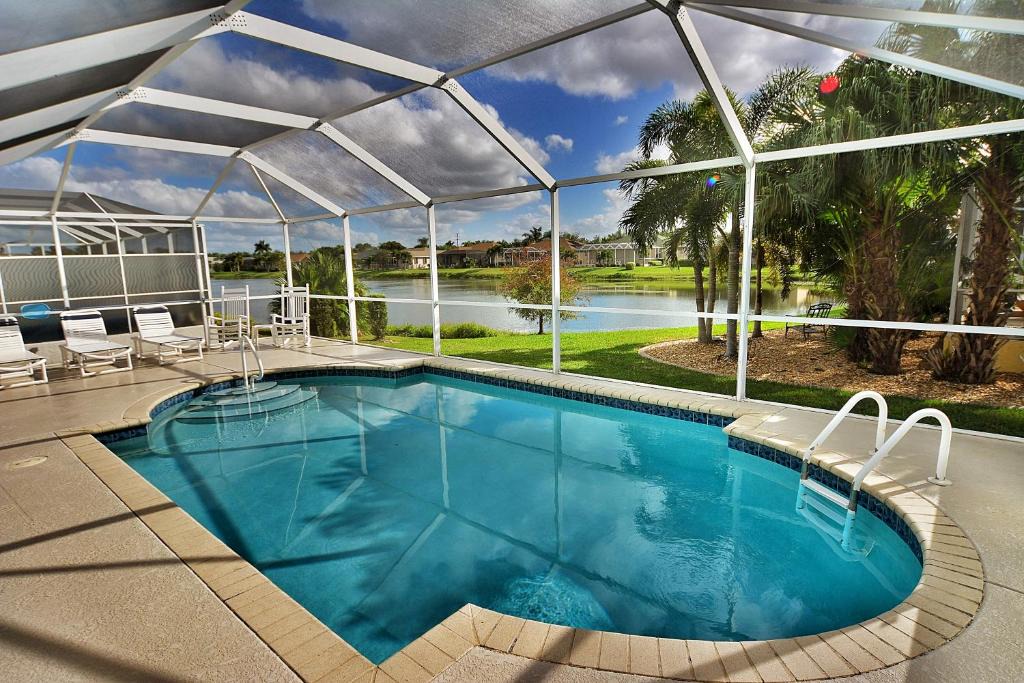 Biggar Villa | Buttercream Villa