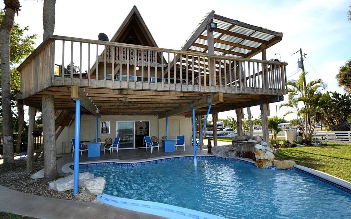 Grant-Valkaria Cabin | Cabin ∙ 3 bedrooms ∙ 10 guests