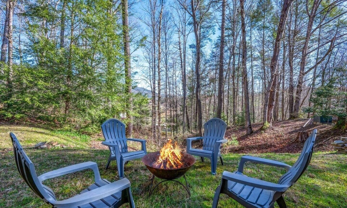 Walland House | Cabin at Moss Ridge
