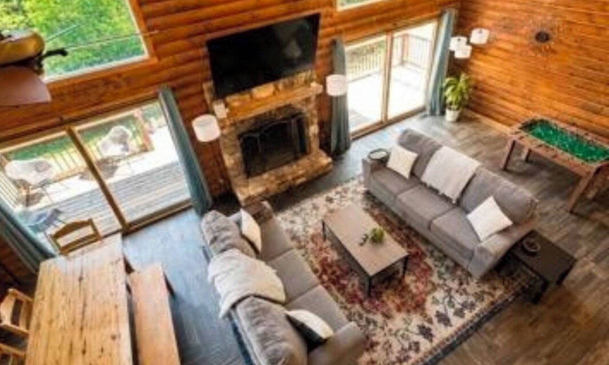 Anderson Cabin | Cabin by lake. 15 mins to Clemson University and AU