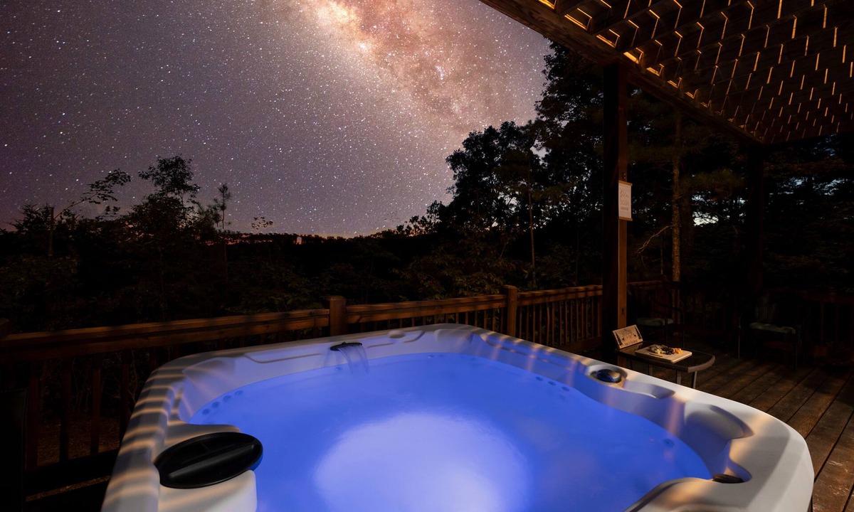 Ellijay Cabin | Cabin in 150Acres| Views | Theater |Hot Tub| Game Rm| Fire Pit