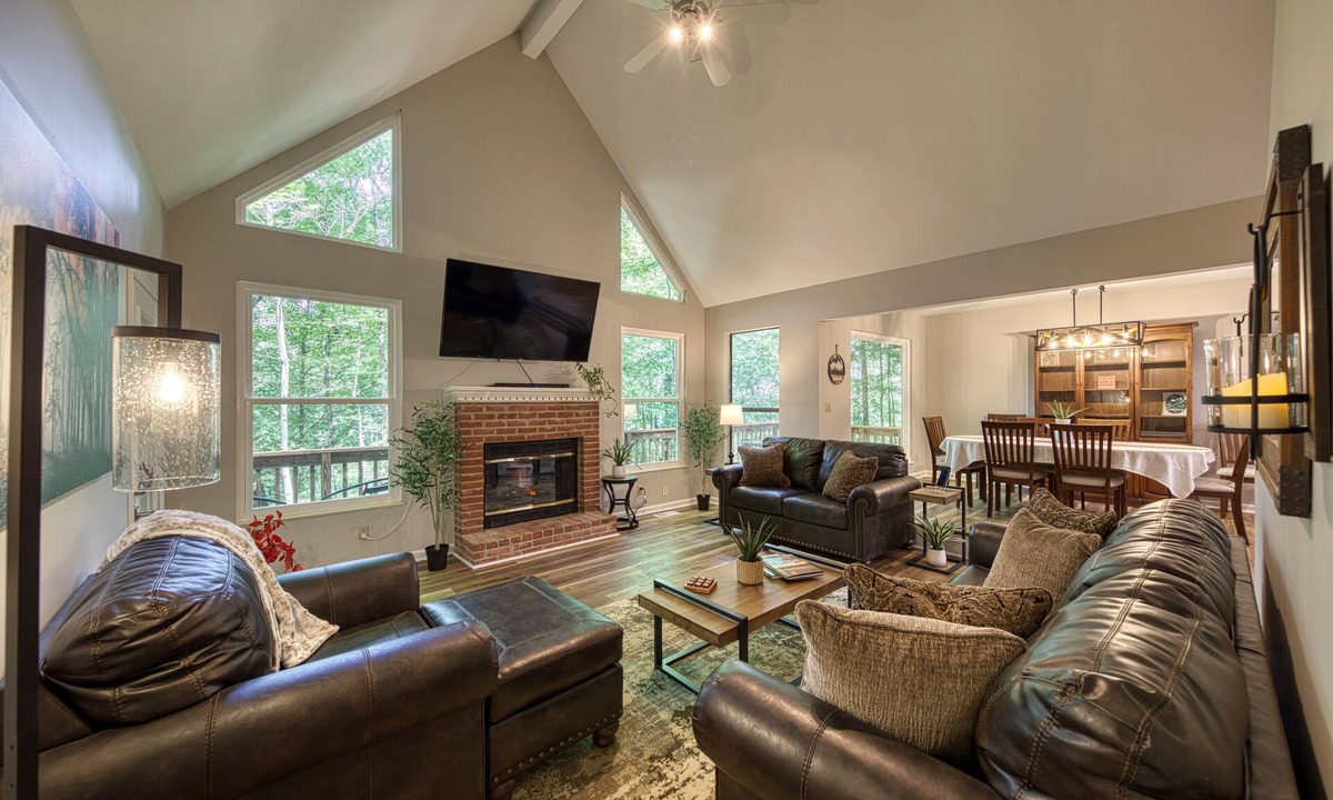 Ashley Oaks Cabin | Cabin In The City - Hot Tub, Fire Pit & Forest Trails