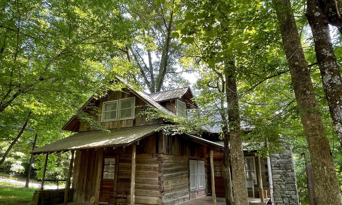 Cherokee Cabin | Cabins In The Pines Unit 3-Motorcycle Friendly-Wood Fireplace - Covered Porch