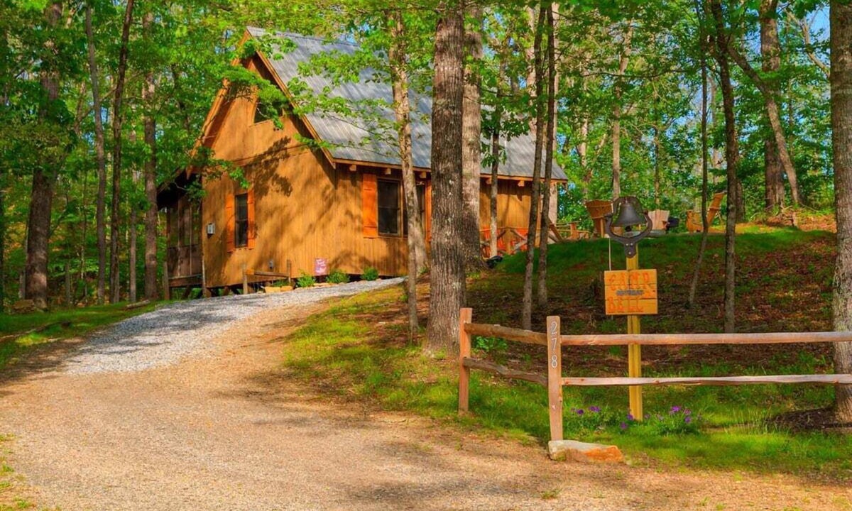 Demorest Cabin | Camp Bell at Twin Rivers |Cozy Riverfront Cabin