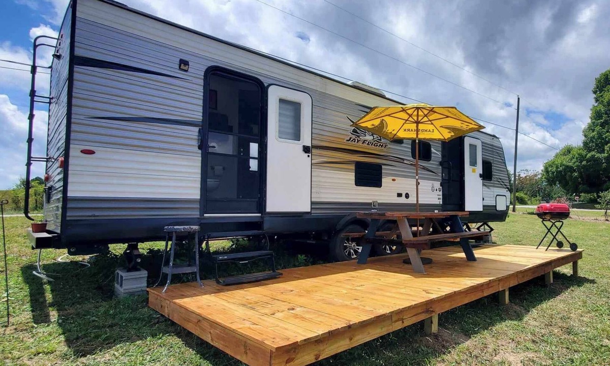 Sparta House | Camp Wee Acres. Cozy camper with beautiful views.