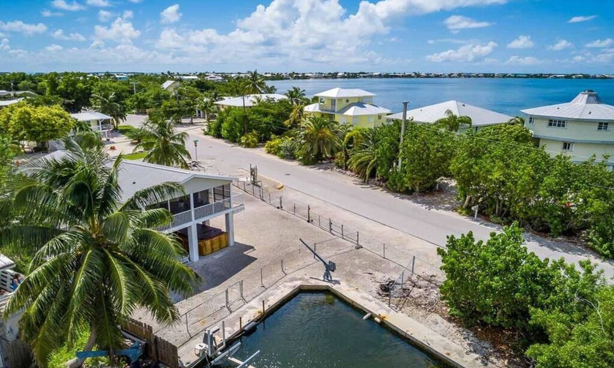 Cutthroat Harbor Estates House | Canal Front, Spa/Pool, 2 Kayaks, 2 Bikes, 3 Bed, 2 Bath, Oceanside Home