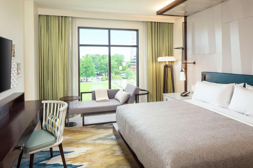 SouthPark Hotel | Canopy By Hilton Charlotte SouthPark