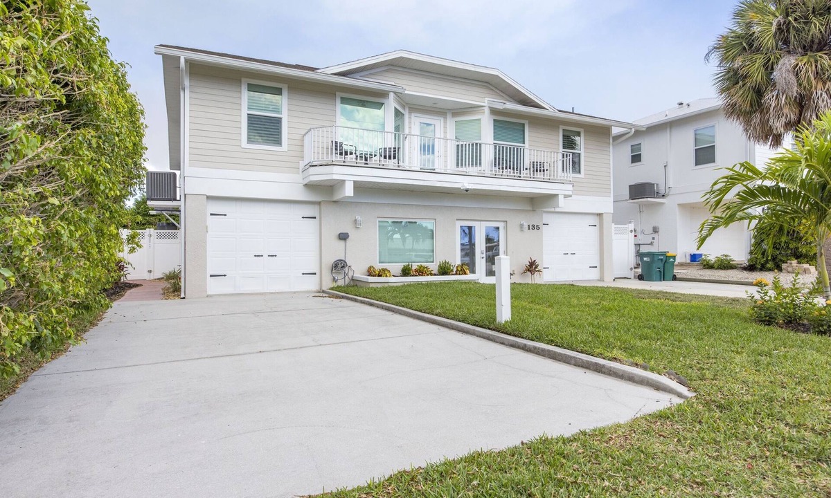 Isles of Capri House | Capri Charm Remodeled Oasis w/Heated Pool-Kayaks