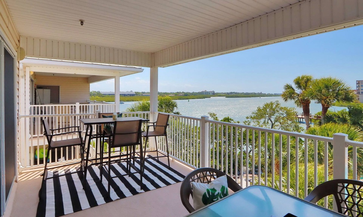 Captain Cove | Indian Shores