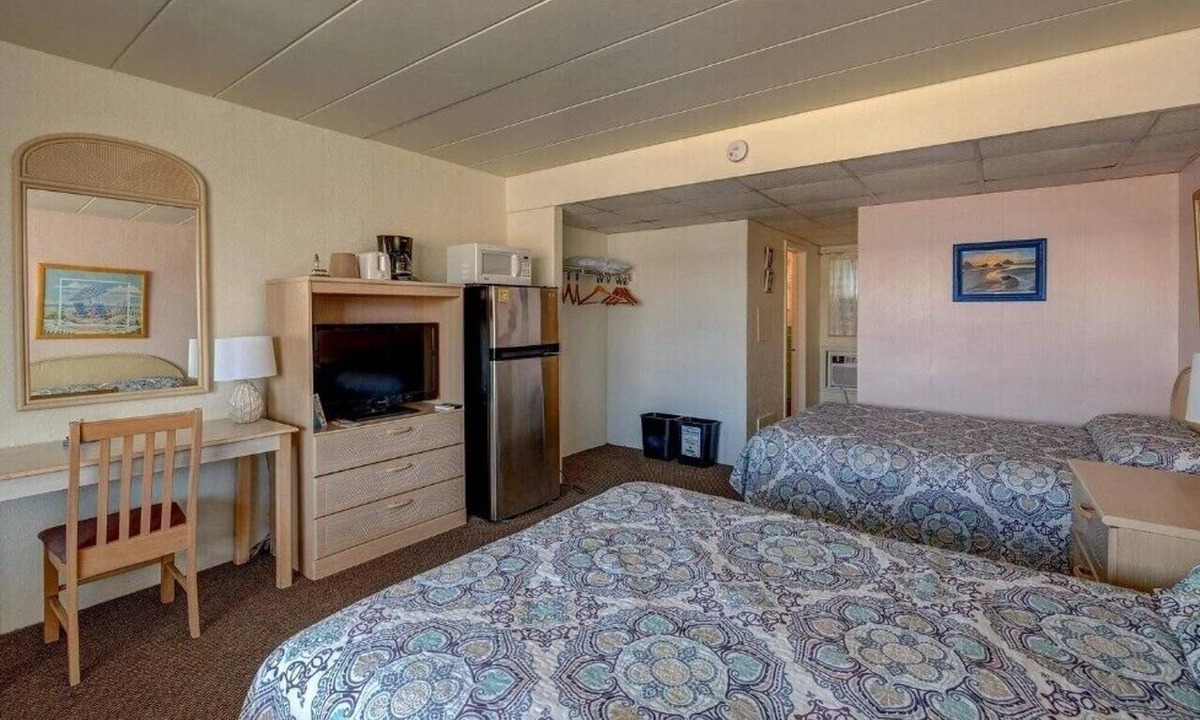 Wildwood Condo | Cara Mara Studio with Pool, Patio, and Ocean Views
