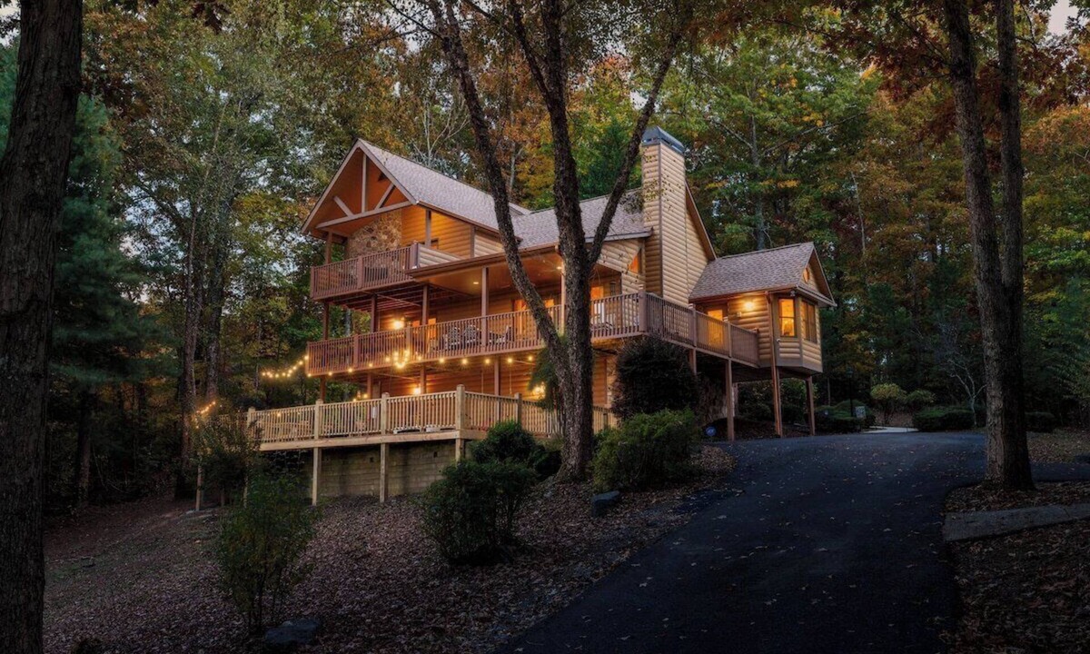 Foxfire Estates Cabin | Cardinal and Bear Lodge
