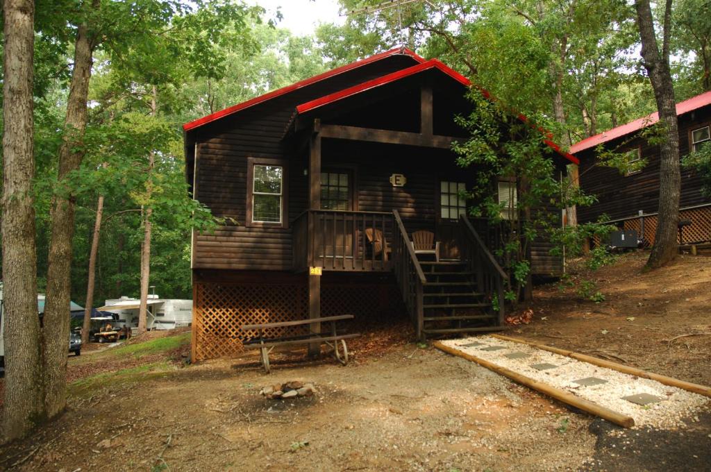 Fair Play Resort | Carolina Landing Camping Resort Luxury Cabin 8