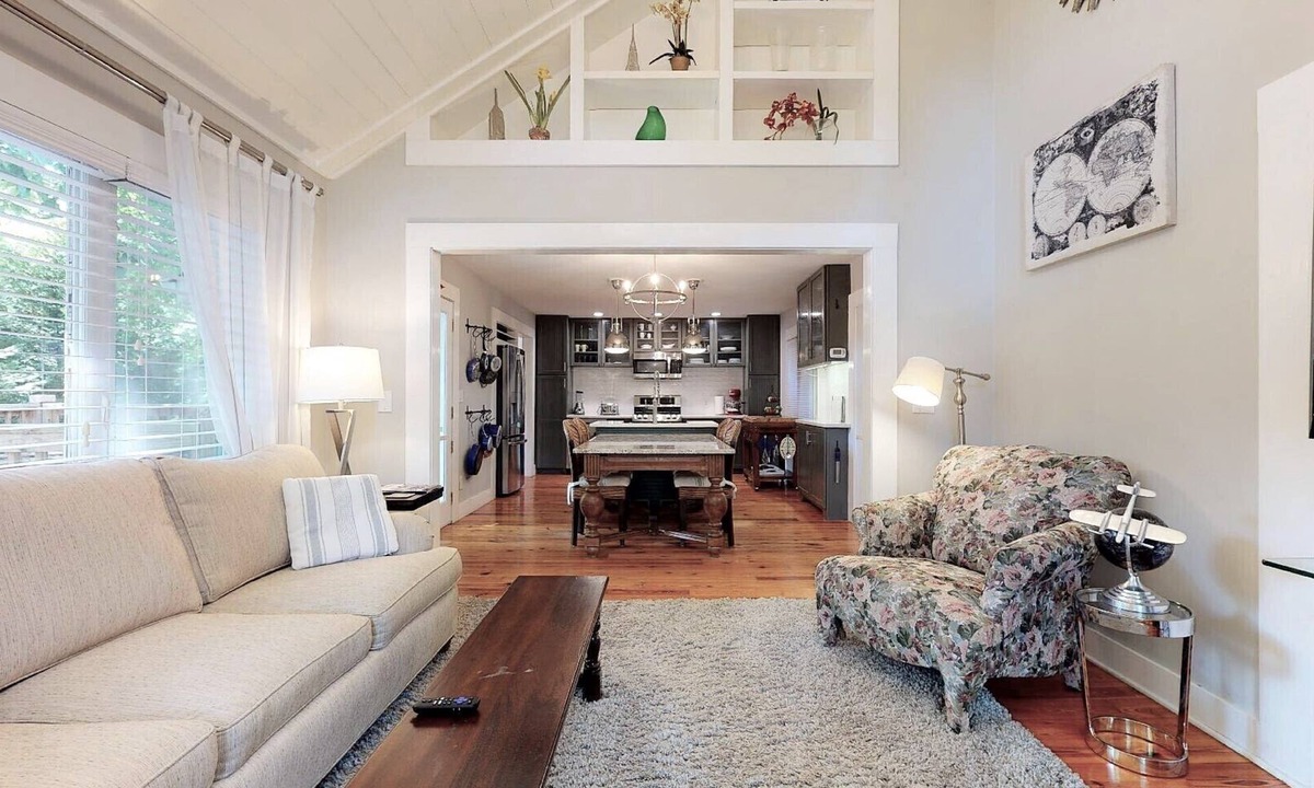 Marietta Cottage | Carriage House, Exec Monthly Rental, Garage, All Util/internet, Spoil Yourself!
