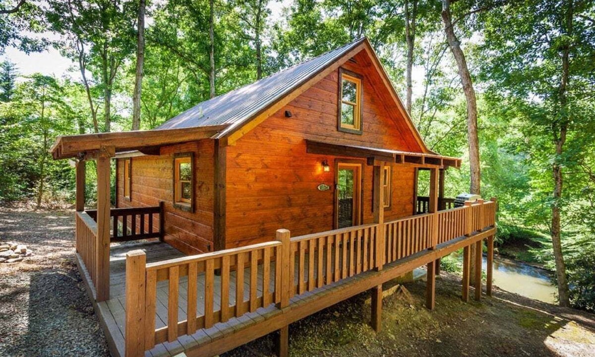 Ellijay Cabin | Cartecay Fever by Mountain Oasis | Riverfront Cabin in Ellijay