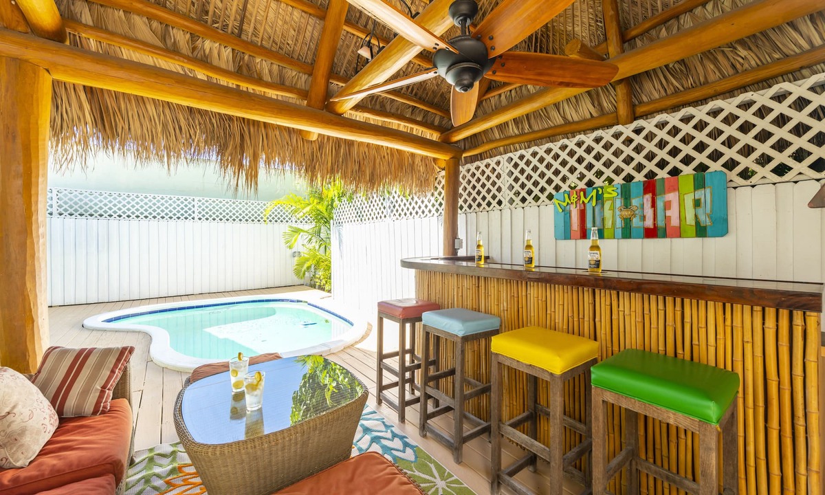 Uptown - Upper Duval House | *Casa-Amelia-Key-West* 1/2 block off Duval Street