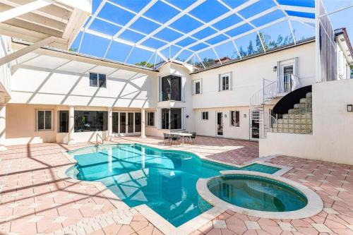 West Dixie Bend House | Casa Parkland Private Resort Courtyard Pool