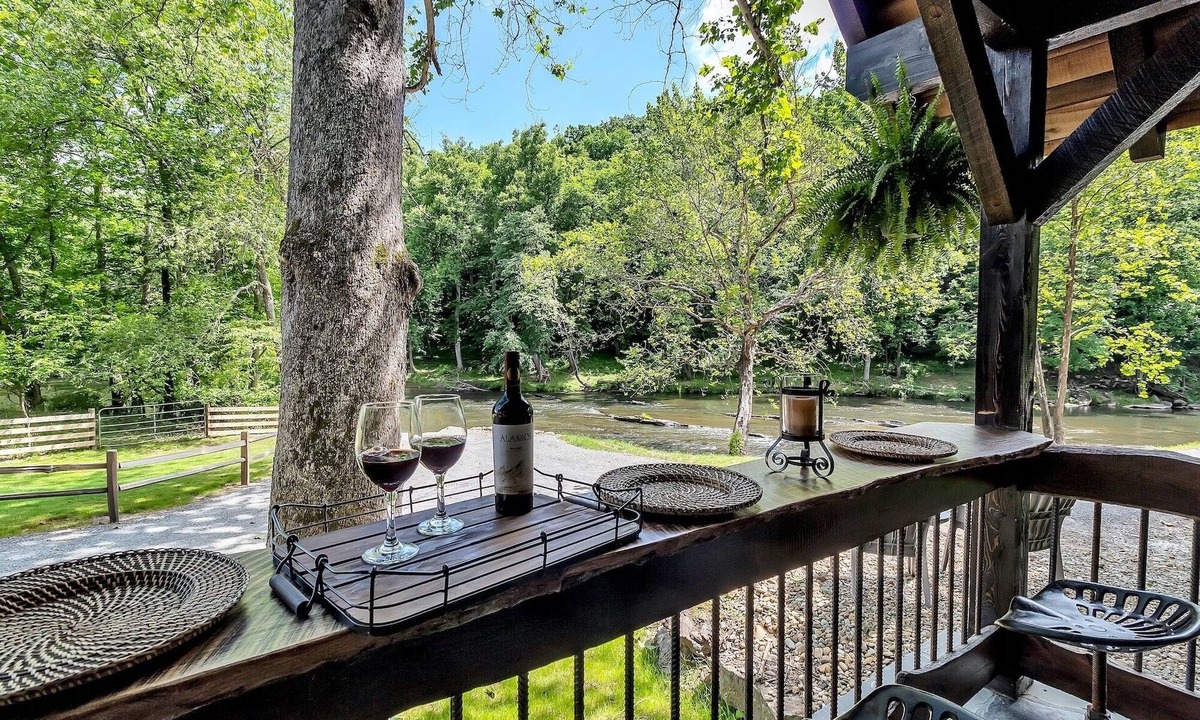 Waynesville Cabin | CastAway Waterfront Rustic Cabin Very Private With Outdoor Cabana