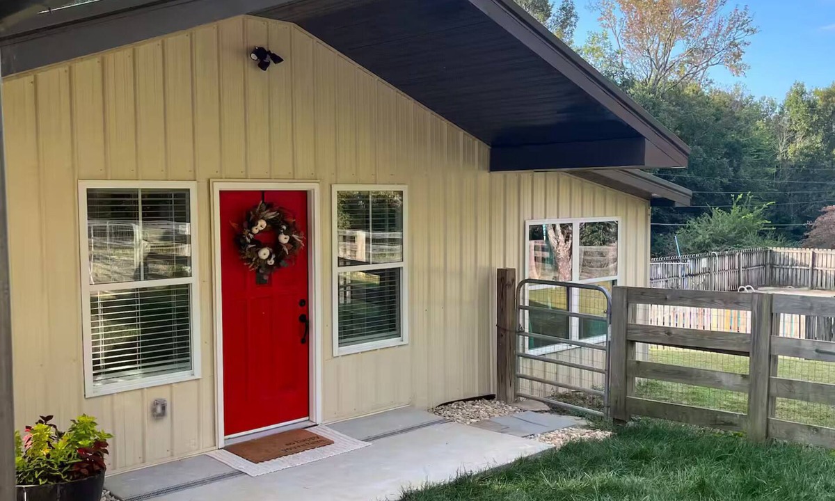 Cleveland Cottage | Casteel Cottage · Cozy Tennessee Retreat w/Firepit near Ocoee River