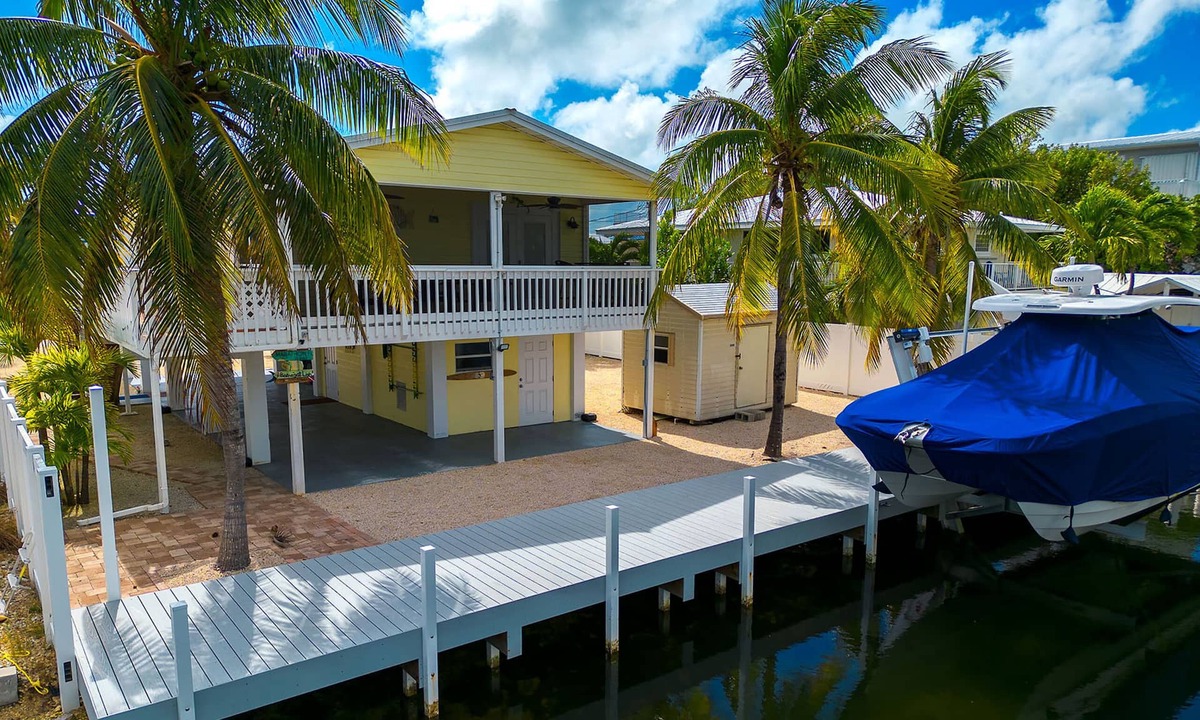 Breezeswept Beach Estates House | Cayman Cottage | 3 bed/2 bath boating home on Ramrod Key