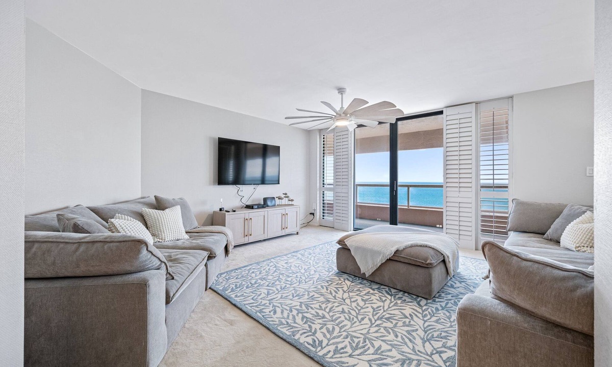 Sand Key Condo | CBC 1-20BC- Penthouse with panoramic views of the gulf!