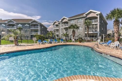 Central Myrtle Beach House | Central Myrtle Beach Condo w/Golf Course View!
