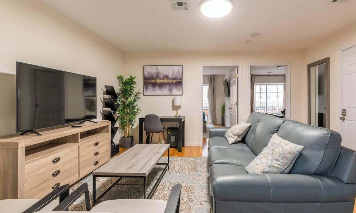 Central Business District Apartment | Centrally located-FREE Parking/Near EWR
