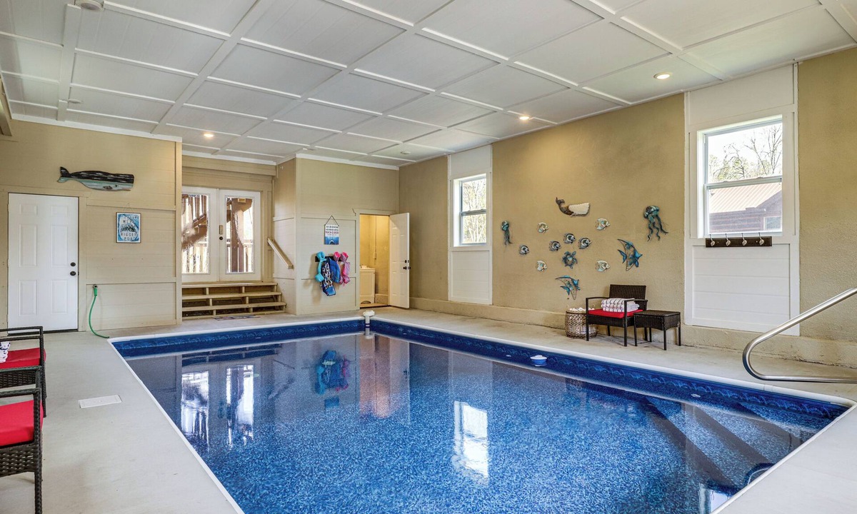 Caton House | Cha Chas Castle': Smokies Lodge w/Indoor Pool!