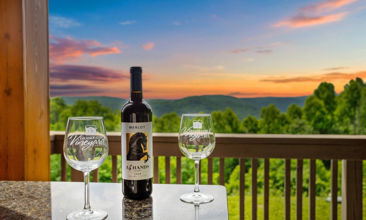 Boone Condo | Chalakee Lodge C512- Mountain View, Gated Resort, Indoor/Outdoor Pools & Hot Tub