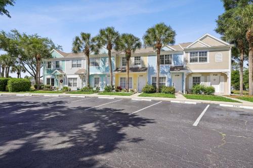 Sabal Harbour House | Chameleon Lagoon