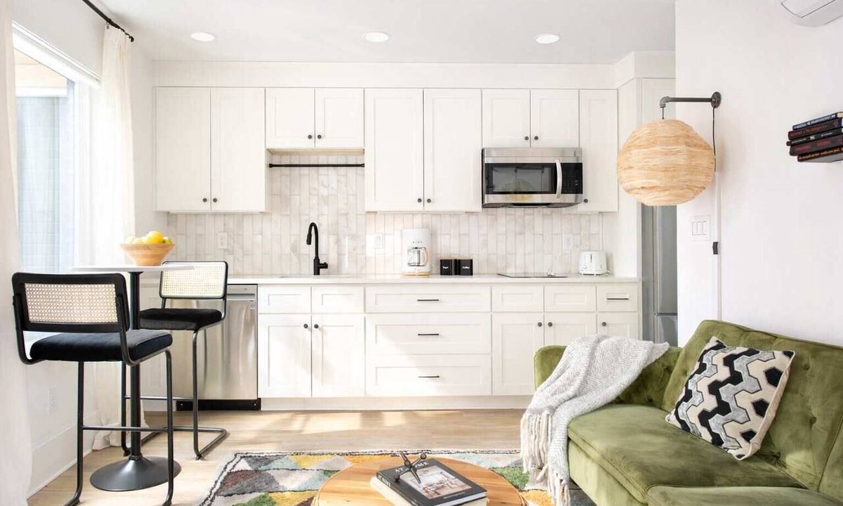 Old Fourth Ward House | Champagne Wishes