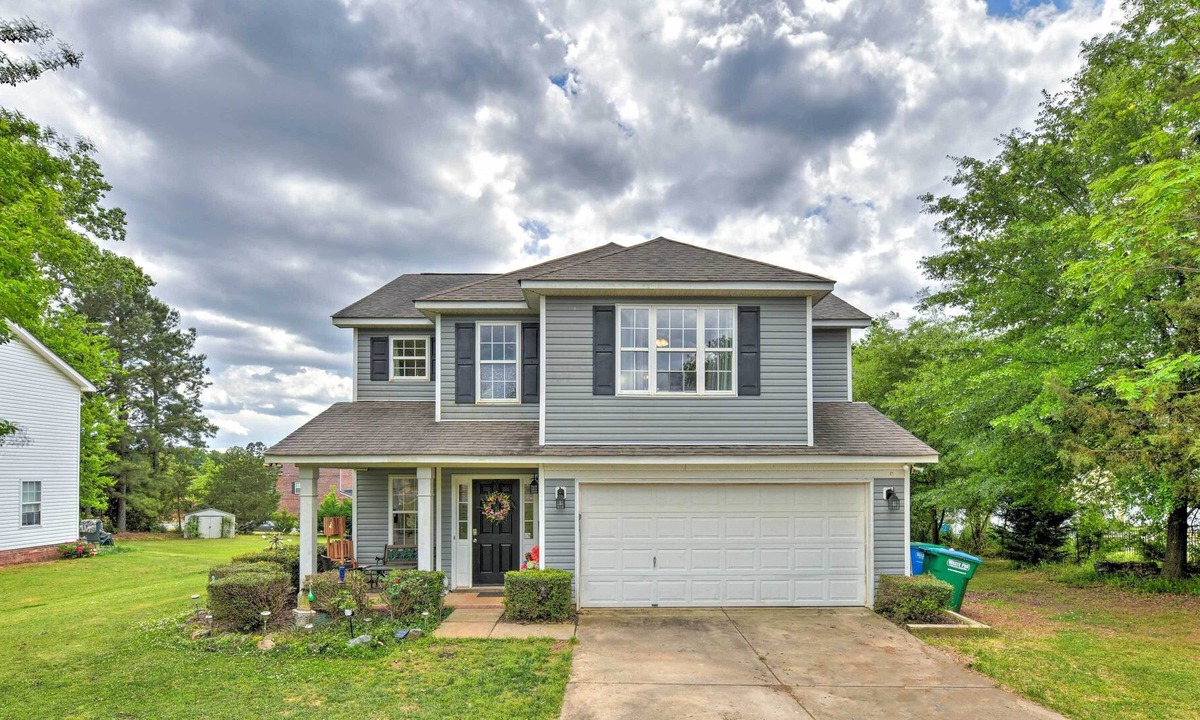 Pineville House | Charlotte Area Retreat Near Shopping & Dining!
