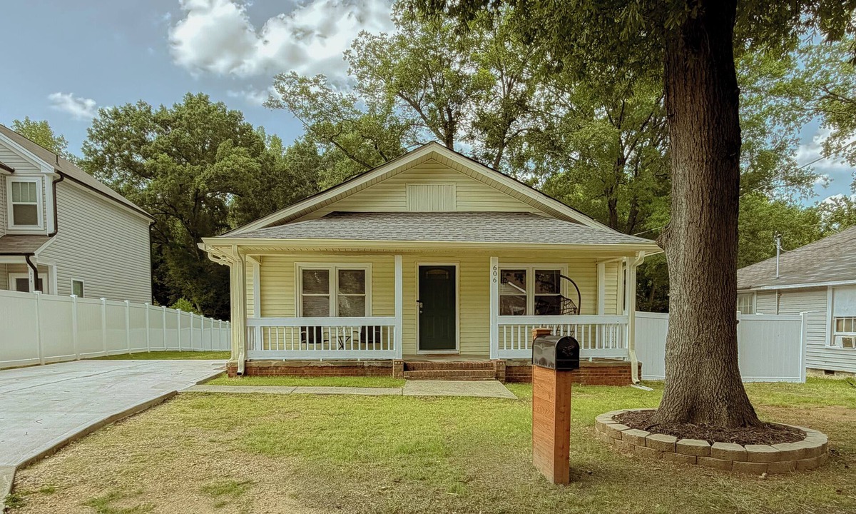 Paw Creek House | Charlotte Bungalow Retreat Porch Swing at 606 CLT