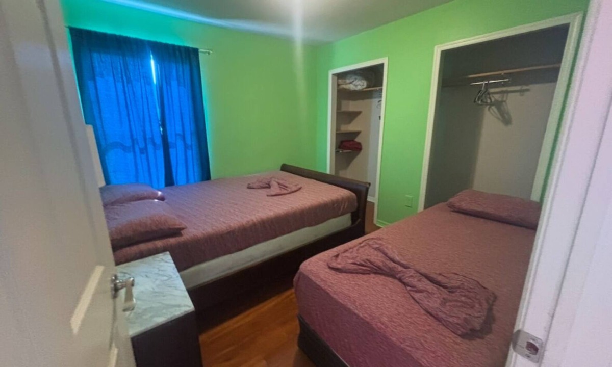 New Port Richey House | Charming 2-bedroom house with WiFi, AC in serene New Port Richey