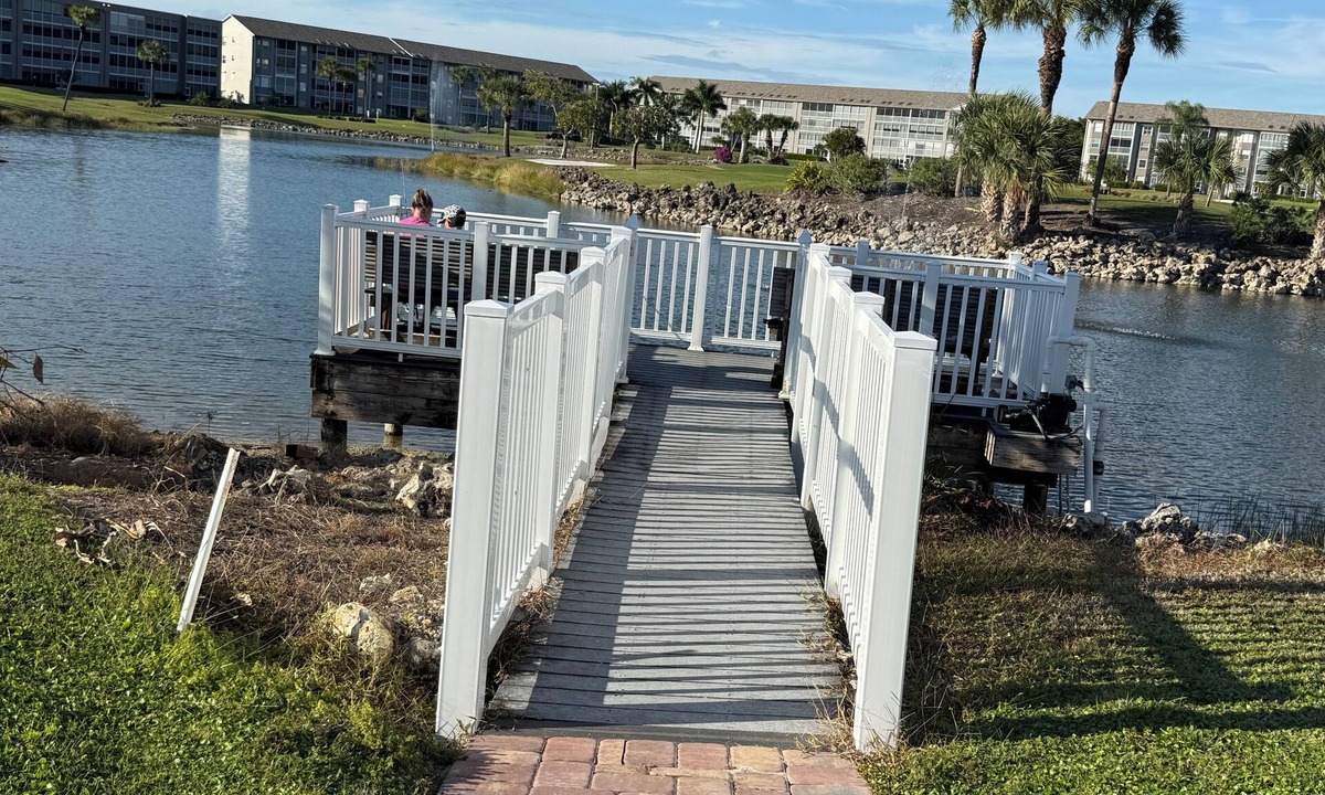 Biggar Condo | Charming 2-bedroom condo overlooking executive golf course in Fort Myers
