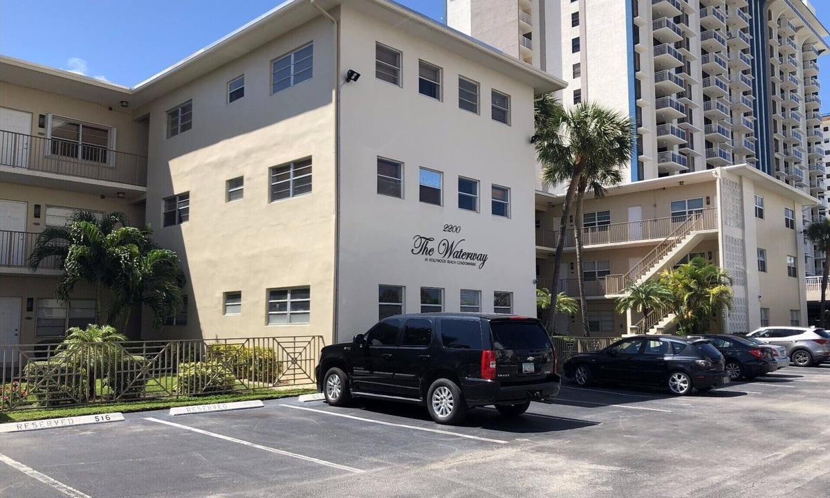 South Lake Condo | Charming 2-bedroom condo with WiFi, AC in fantastic Hollywood