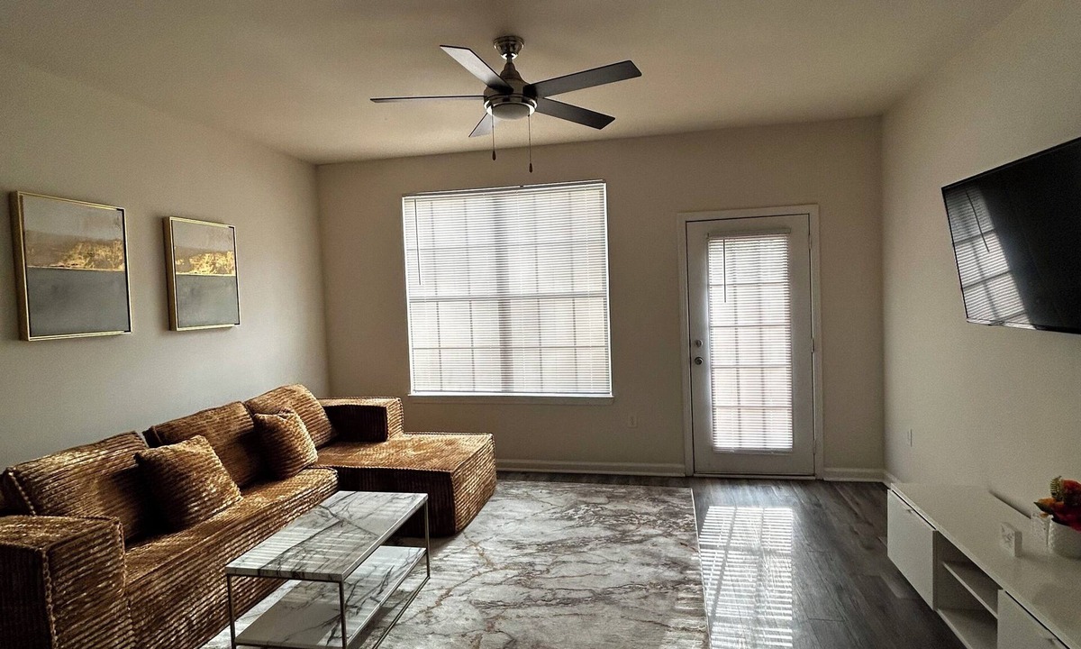 East Point House | Charming 2-bedroom townhome Mins from Airport, Close to Downtown