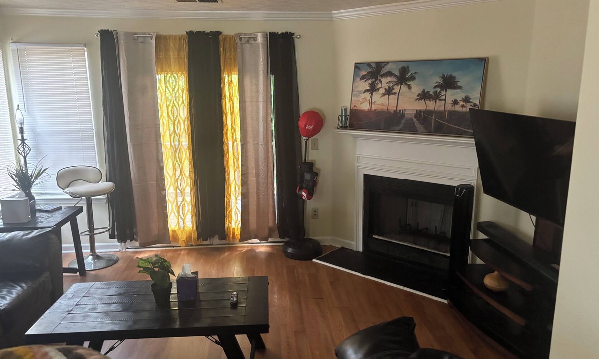 Lithonia House | Charming 2-bedroom townhome with AC in Lithonia
