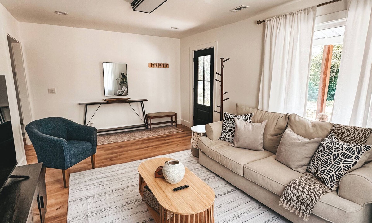 Spartanburg House | Charming 2-bedroom house with WiFi, AC in Spartanburg