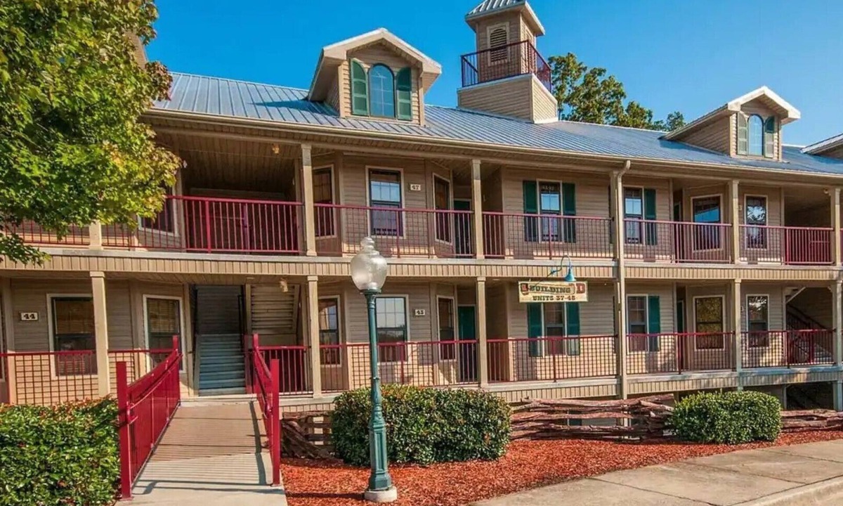 Clarkesville Apartment | CHARMING 2BD/2 BA by Blue Ridge Mountains