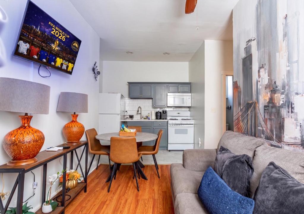 Constable Hook Apartment | Charming 2BR-1BA-6 Beds | NYC | MetLife 15 min