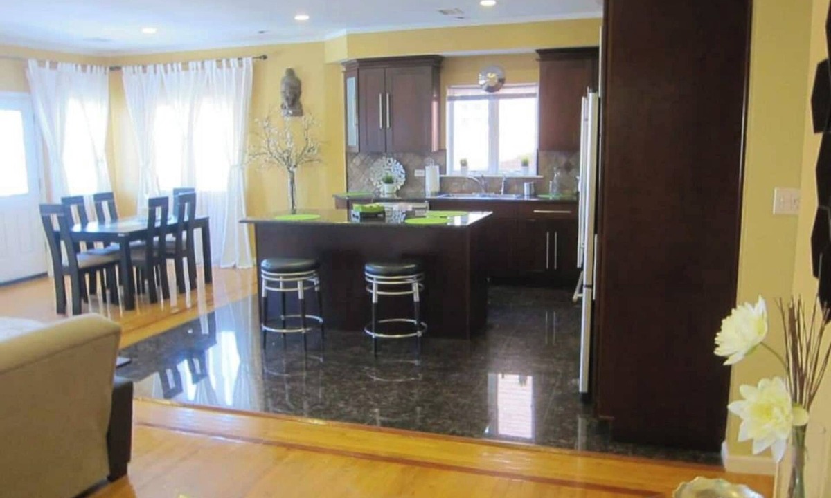 Sheepshead Bay Condo | Charming 3/2 Condo Apartment in marvelous Sheepshead Bay Area in Brooklyn NY
