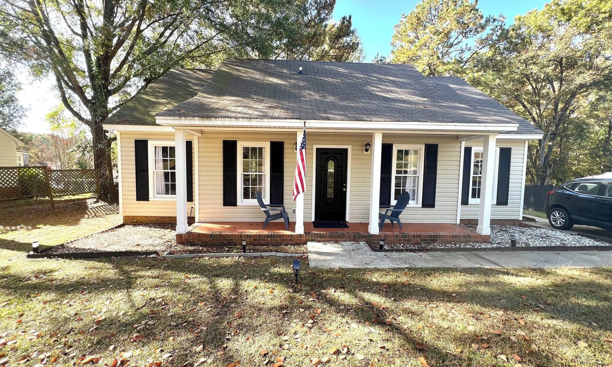 Irmo House | Charming 3 bdr house in Irmo min from Columbia airport, lakes, Columbia downtown