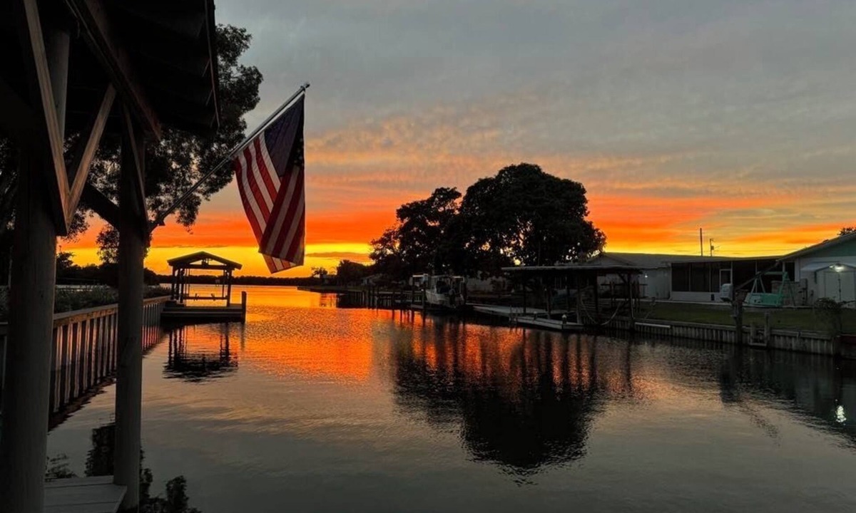 Merritt Island House | Charming 3-bedroom house with Private Boat Dock in Merritt Island, FL.