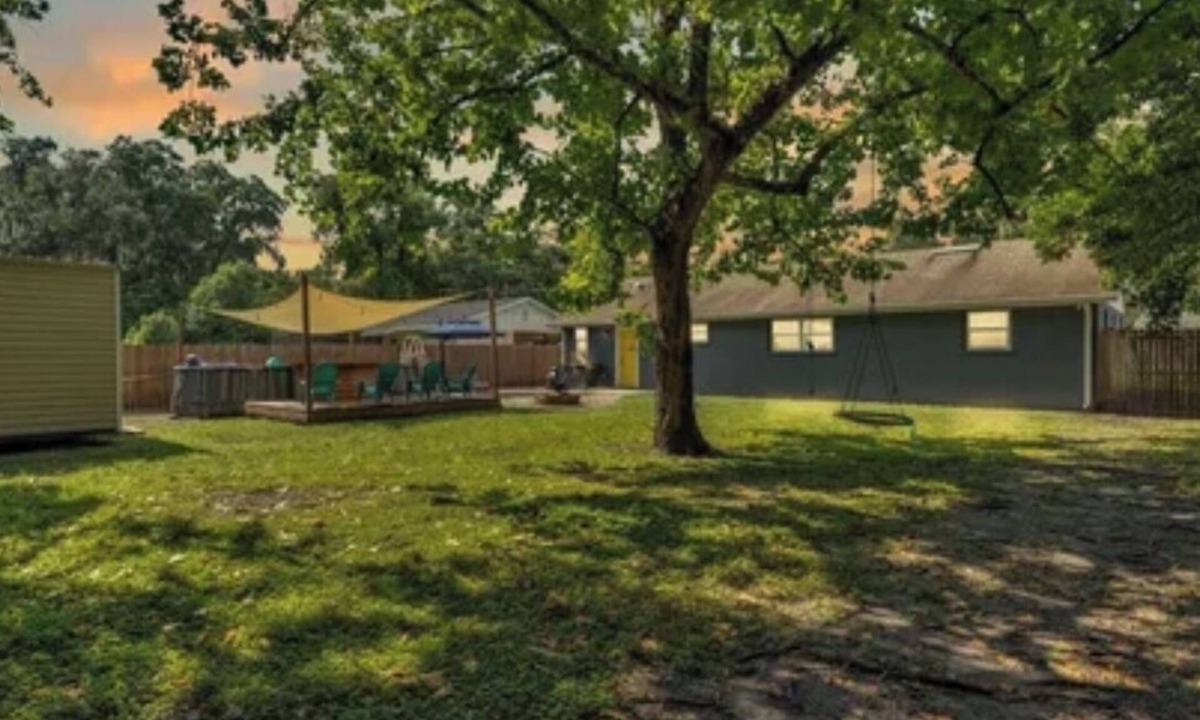 Plant City House | Charming 3-bedroom house in Plant City with WiFi and AC