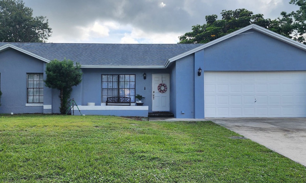 Interchange Square House | Charming 3-bedroom Pool House with WiFi and AC in Palm Bay