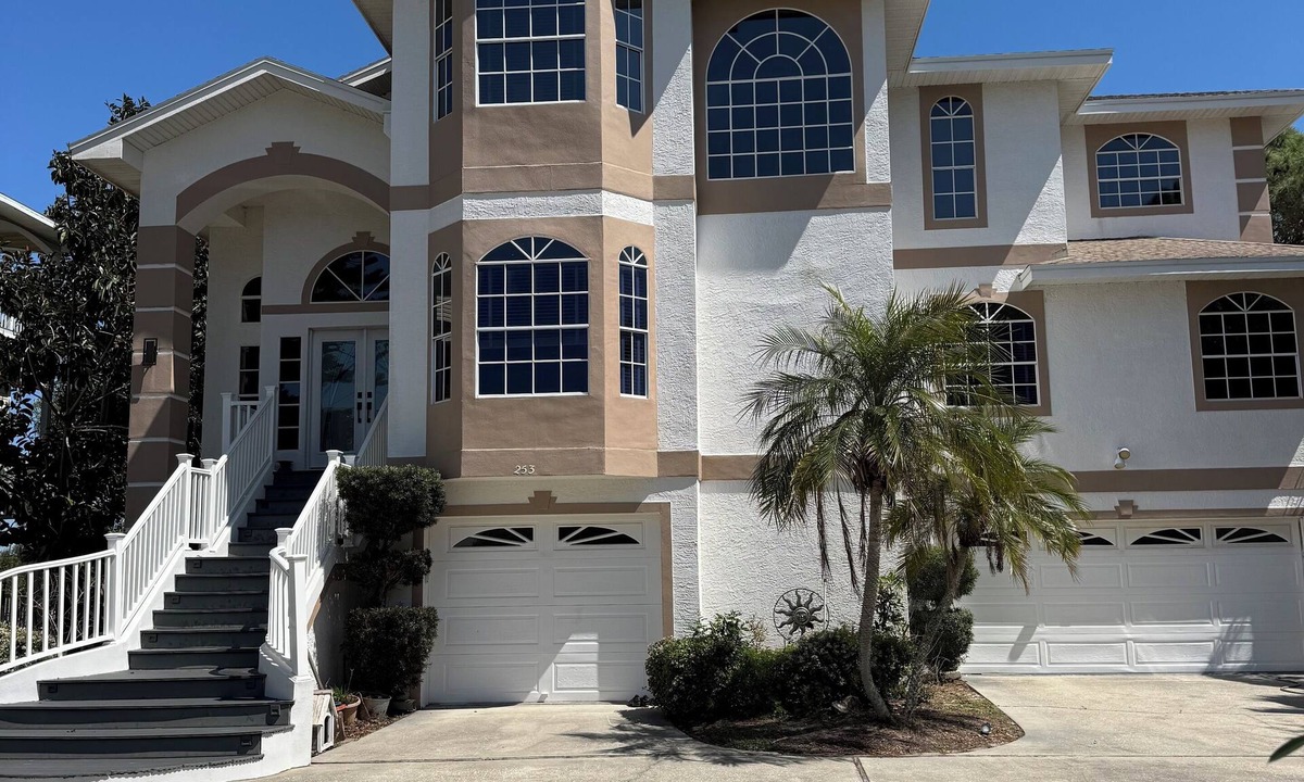 Palm Harbor House | Charming 4-bedroom waterfront home in Palm harbor, Florida