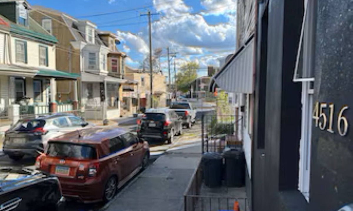 Frankford Bed & Breakfast | Charming 6-bedroom bed & breakfast in fabulous Philadelphia with WiFi