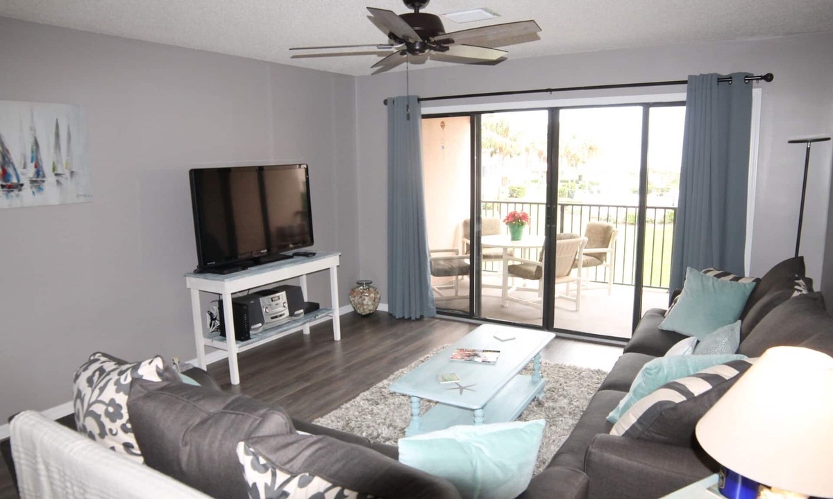 Butler Beach Condo | Charming Beach Condo: 2 Bedrooms, Pools & Tennis Courts
